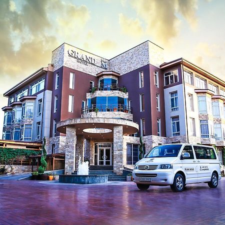 Grand M Hotel Navoi Eksteriør billede