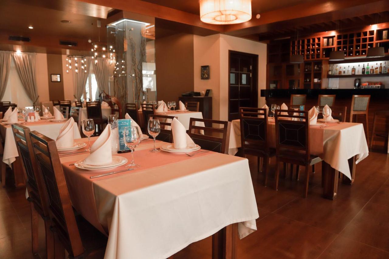 Grand M Hotel Navoi Eksteriør billede