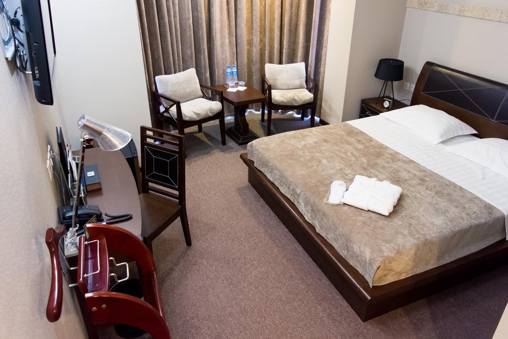 Grand M Hotel Navoi Eksteriør billede