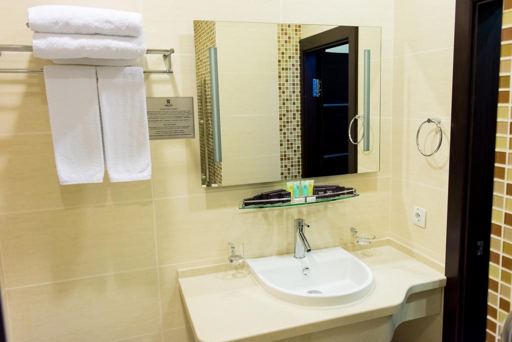 Grand M Hotel Navoi Eksteriør billede